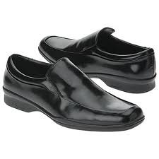 (un par de) zapatos
