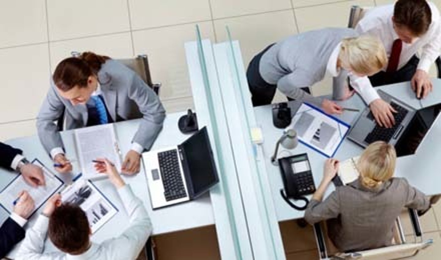 <p>thẩm quyền</p>