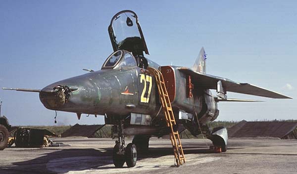 <p>FLOGGER J, MiG-27, МиГ-27 (Chiselled nose, D-shaped intakes, variable sweep wing, Single engine, extended vertical stabiliser)</p>