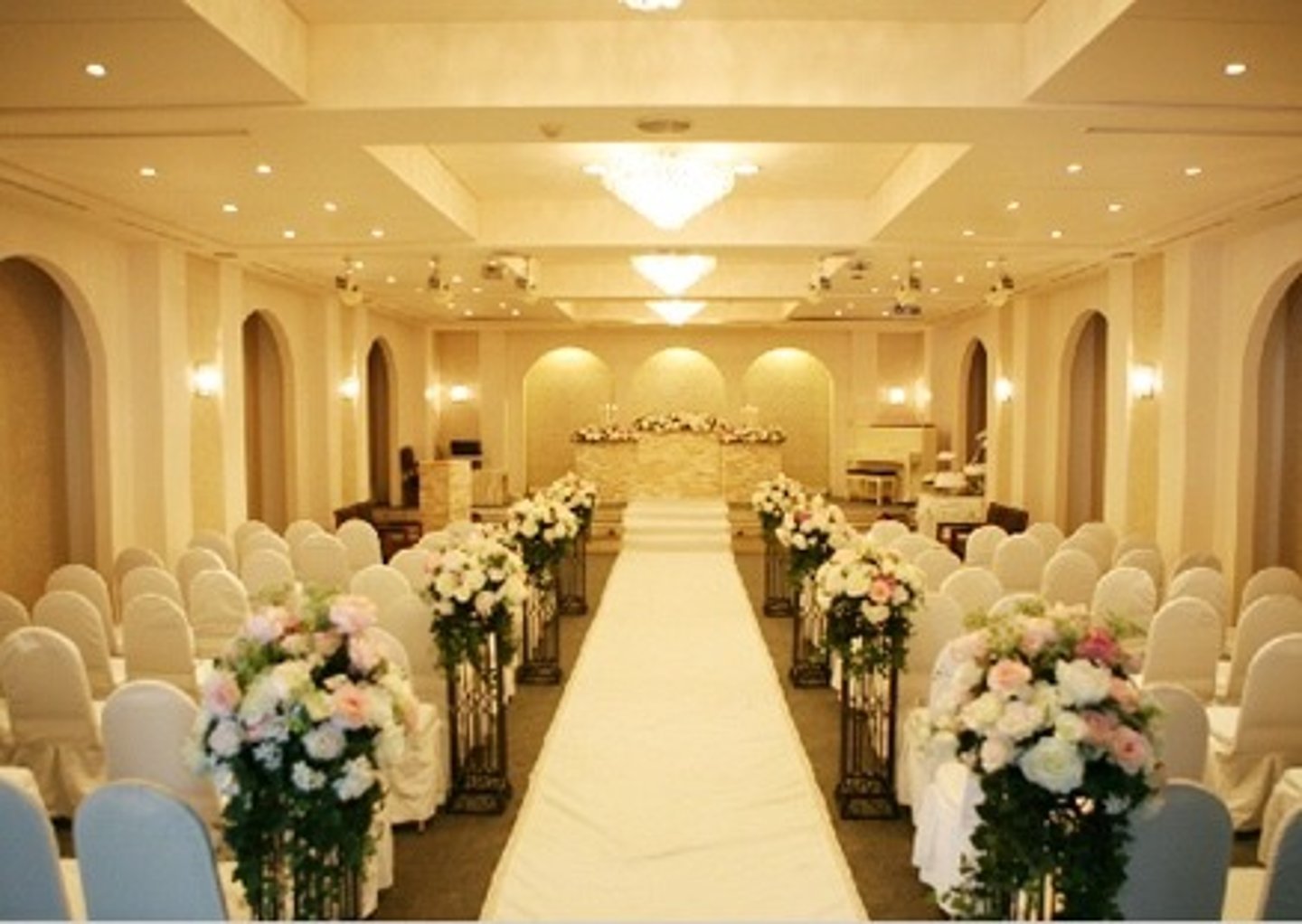 <p>nơi tổ chức tiệc cưới ( lễ-thức-tràng)</p>