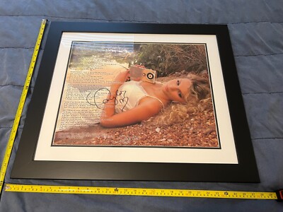 <p>puts</p><p>Ava puts her Taylor Swift quote on display.</p>