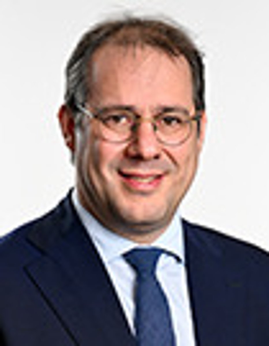 <p>MR, Vice-eersteminister</p><p>minister van Werk, Economie en Landbouw</p>