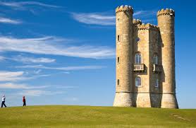 <p><span>a costly <u>ornamental</u> building with no practical purpose, especially a tower or mock-Gothic <u>ruin</u> built in a large garden or park.</span></p>