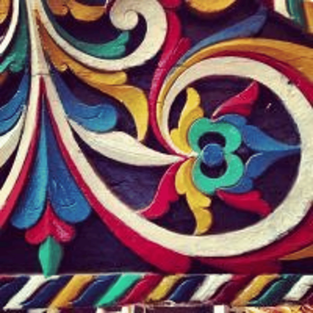 <p>leaf-and-vine pattern motif associated with Mindanaoan woodcarving</p>