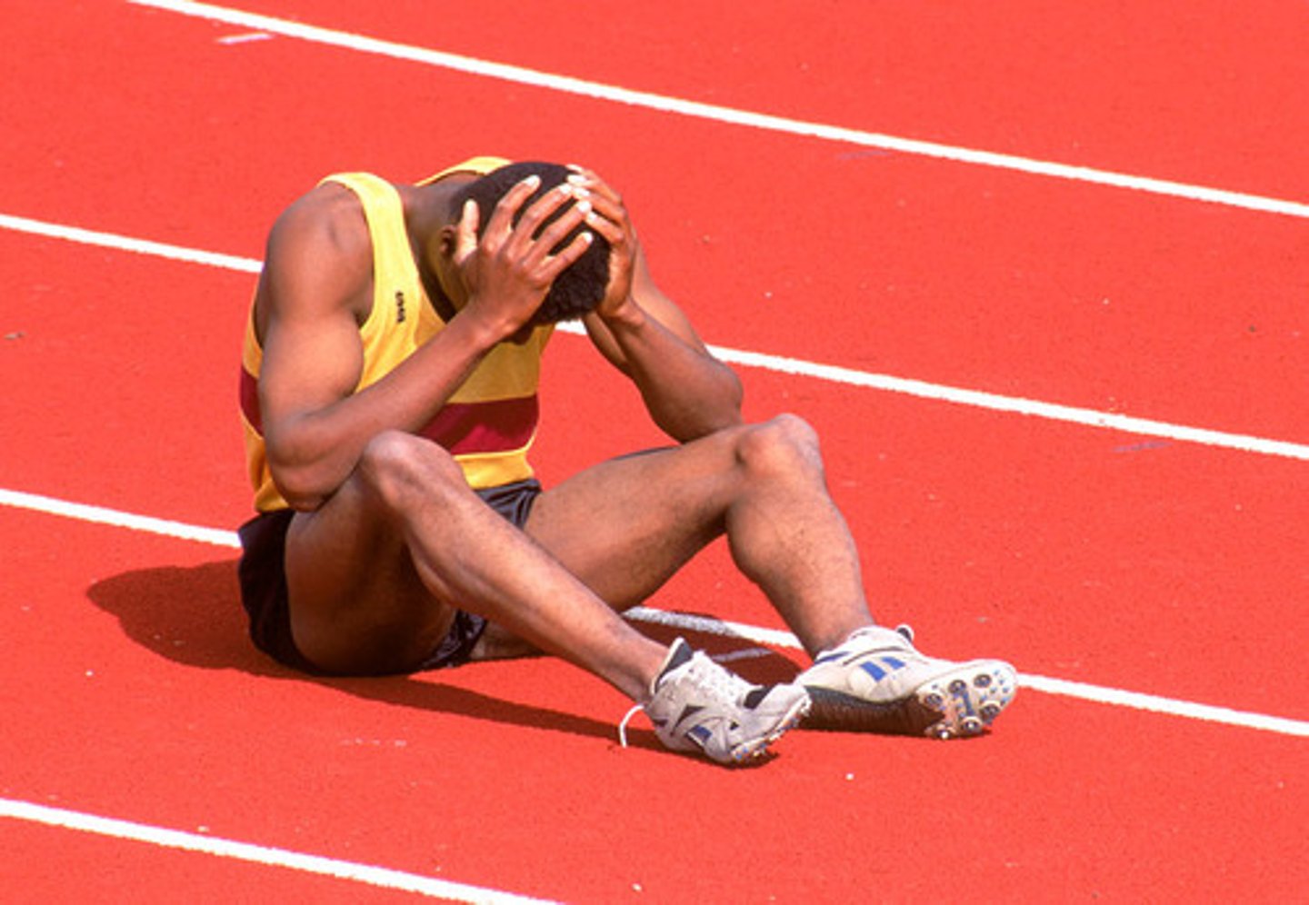 <p>loại khỏi cuộc thi</p>