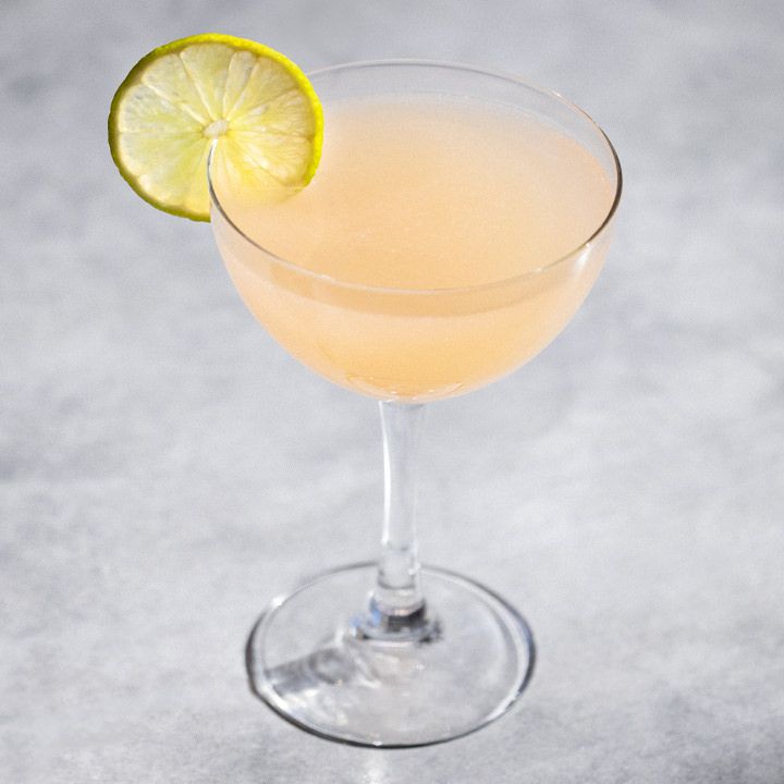 <p>sour, 2 oz light rum, 1 oz grapefruit juice, 0.5 oz maraschino liqueur, 0.5 oz lime juice, served straight up, no garnish</p>