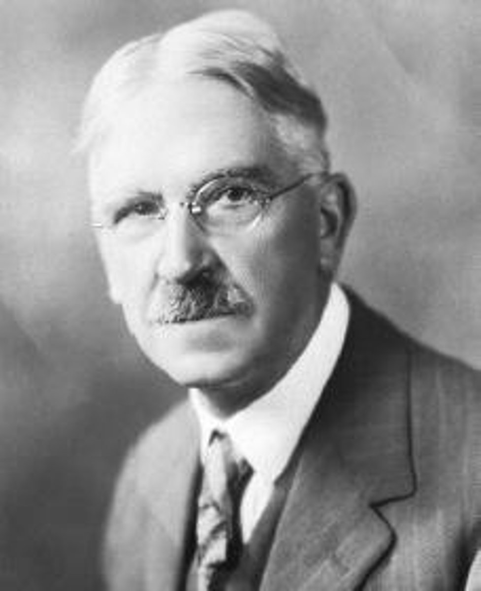 <p>John Dewey<br>- progressivism<br>Maria Montessori<br>- Italian physician<br>-developmentally appropriate edu. activities<br>- materials tMaria Montessori<br>- Italian physician<br>-developmentally appropriate edu. activities<br>- materials to engage student interesto engage student interest</p>