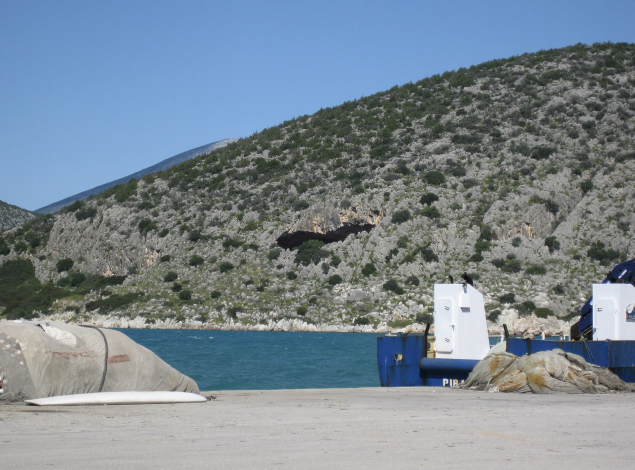 <ul><li><p><strong>Franchthi Cave </strong></p></li><li><p>18000-3200 BCE (Ice Age)</p></li><li><p>Found bones of a tribe that used the space during this time</p></li><li><p>These people planted flava crops, ate barley, small animals, etc.</p></li><li><p>Evidence of pottery workshop and obsidian from Milas (island), indicating trade (??)</p><p></p></li></ul><p></p>