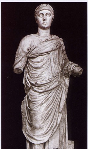 <p>Statua di Valentiniano II</p>