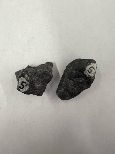 <ul><li><p>Black</p></li><li><p>Metallic </p></li><li><p>Cleavage in 1 direction</p></li><li><p>Makes marks are paper</p></li><li><p>Hardness: 1-2</p></li></ul>