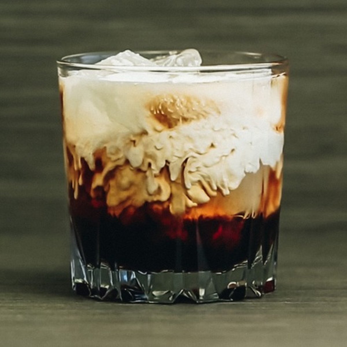 <p>(1 1/2 oz) Kahlua</p><p>(1/2 oz) Cream</p>