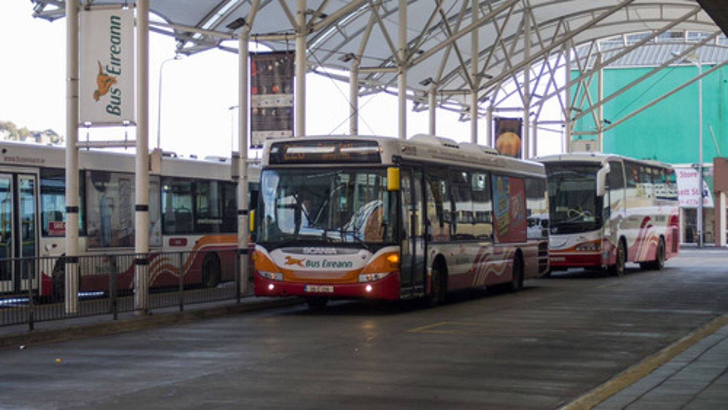 <p>bus station</p>