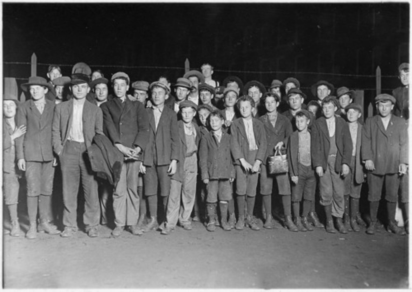 <p>Passed under Woodrow Wilson, this law granted assistance to federal civil-service employees during periods of disability. It was a precursor to labor-friendly legislation passed during the New Deal.</p>