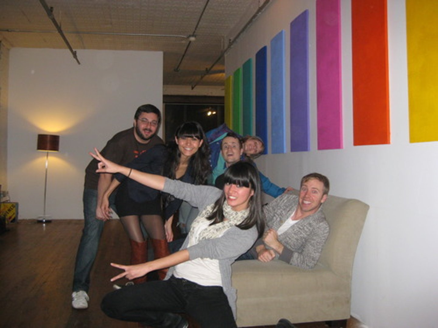 <p>to spend time</p>