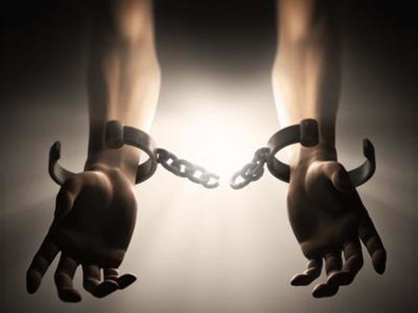 <p>v C2 to set free giải phóng They ______ the prisoners.</p>