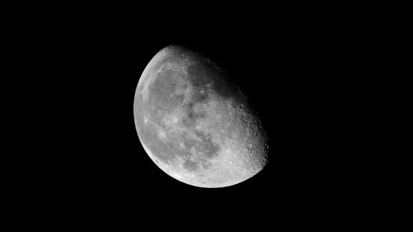 <p>What phase of the moon is this?</p>