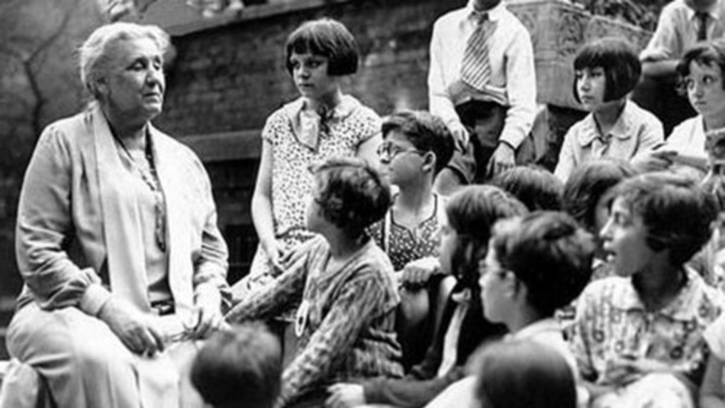 <p>Social reformer who founded Hull House, a settlement home in Chicago and help immigrants assimilate into American society.</p>