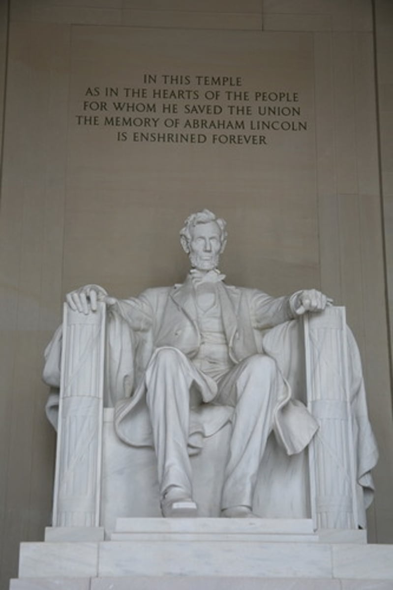 <p>(1863) Issued by Abraham Lincoln on September 22, 1862 it declared that all slaves in the confederate states would be free</p>