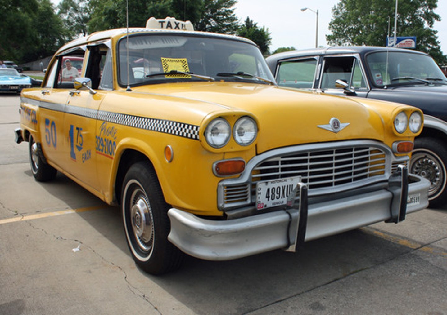 <p>to go by taxi</p>