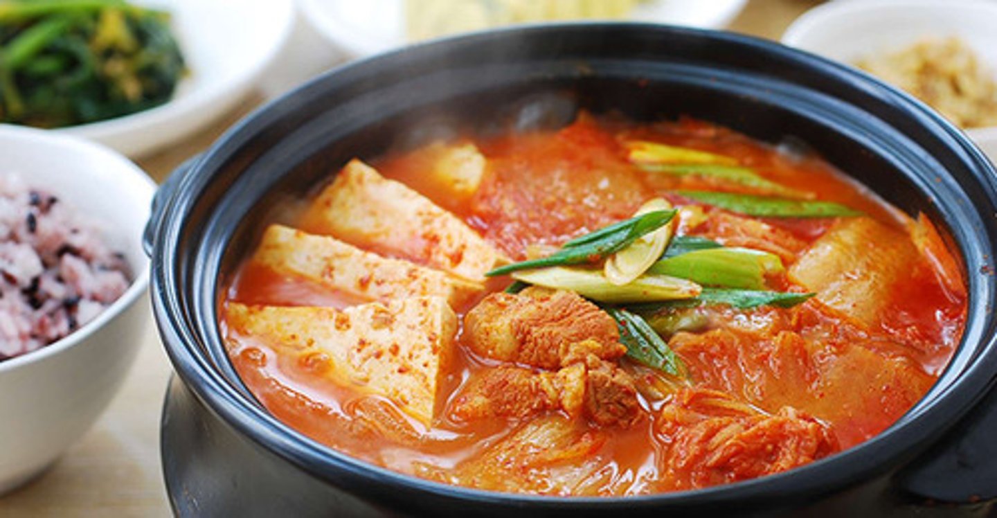 <p>Estofado de kimchi</p>
