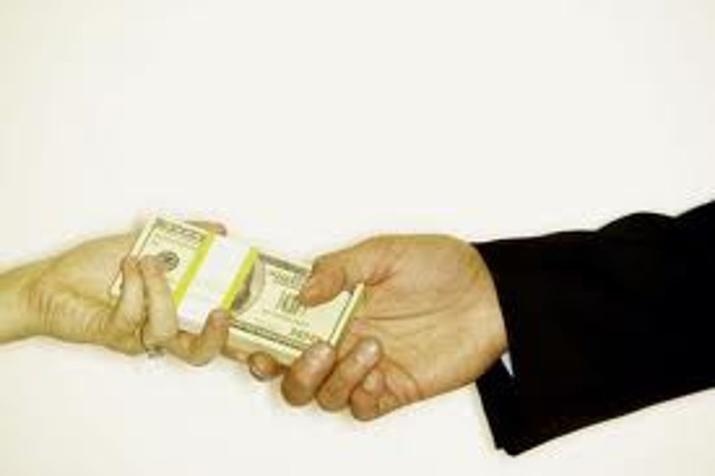 <p>(n.[U])資助金，經費</p>