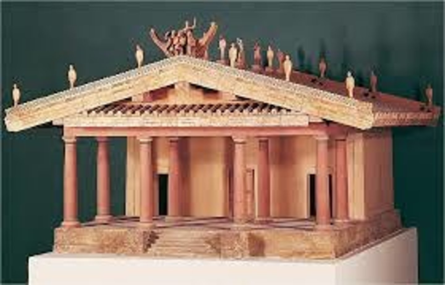 <p>The standard type of Etruscan column. It resembles ancient Greek Doric columns, but is made of wood, is unfluted, and has a base.</p>