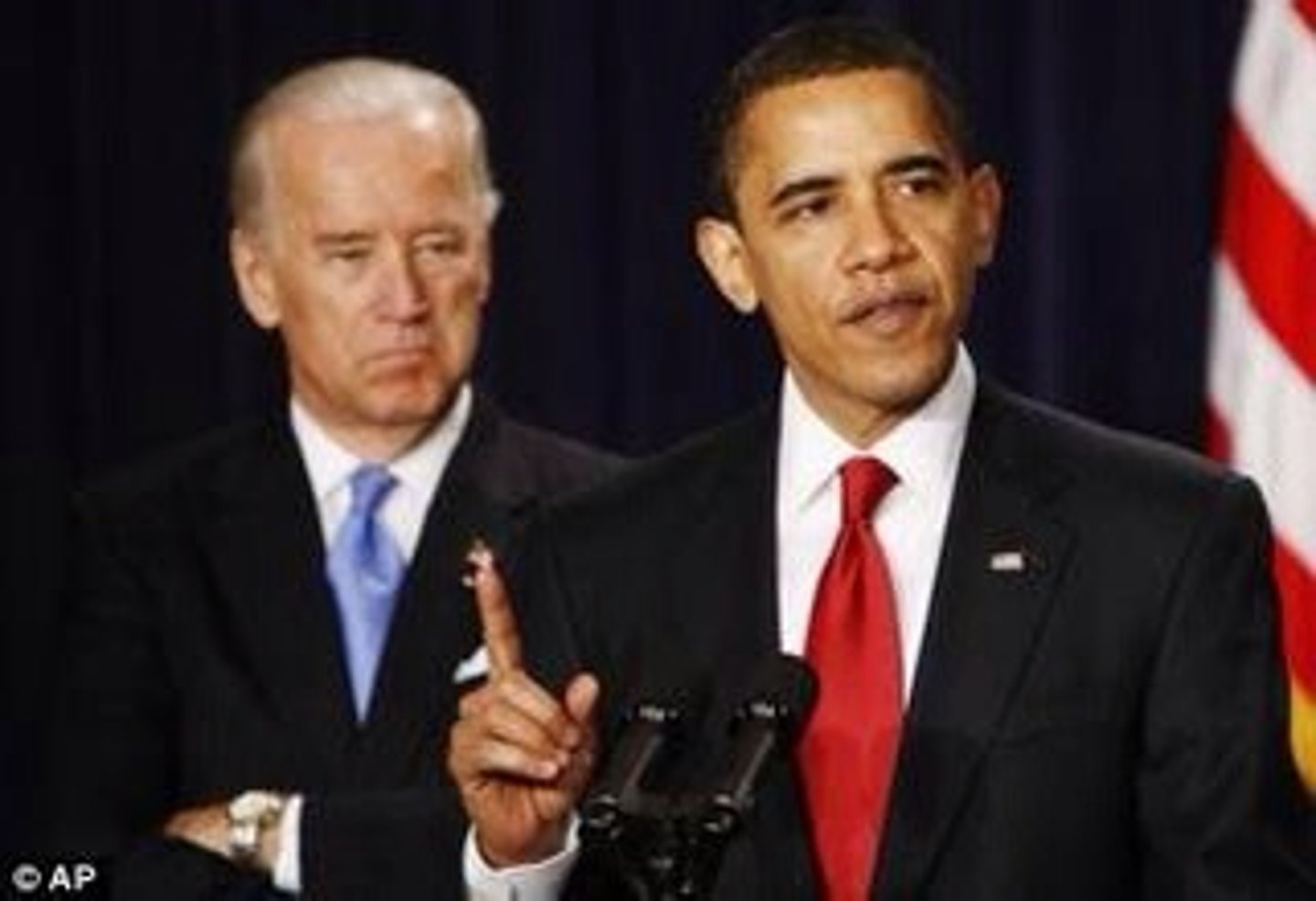 <p>заступник, депутат</p>