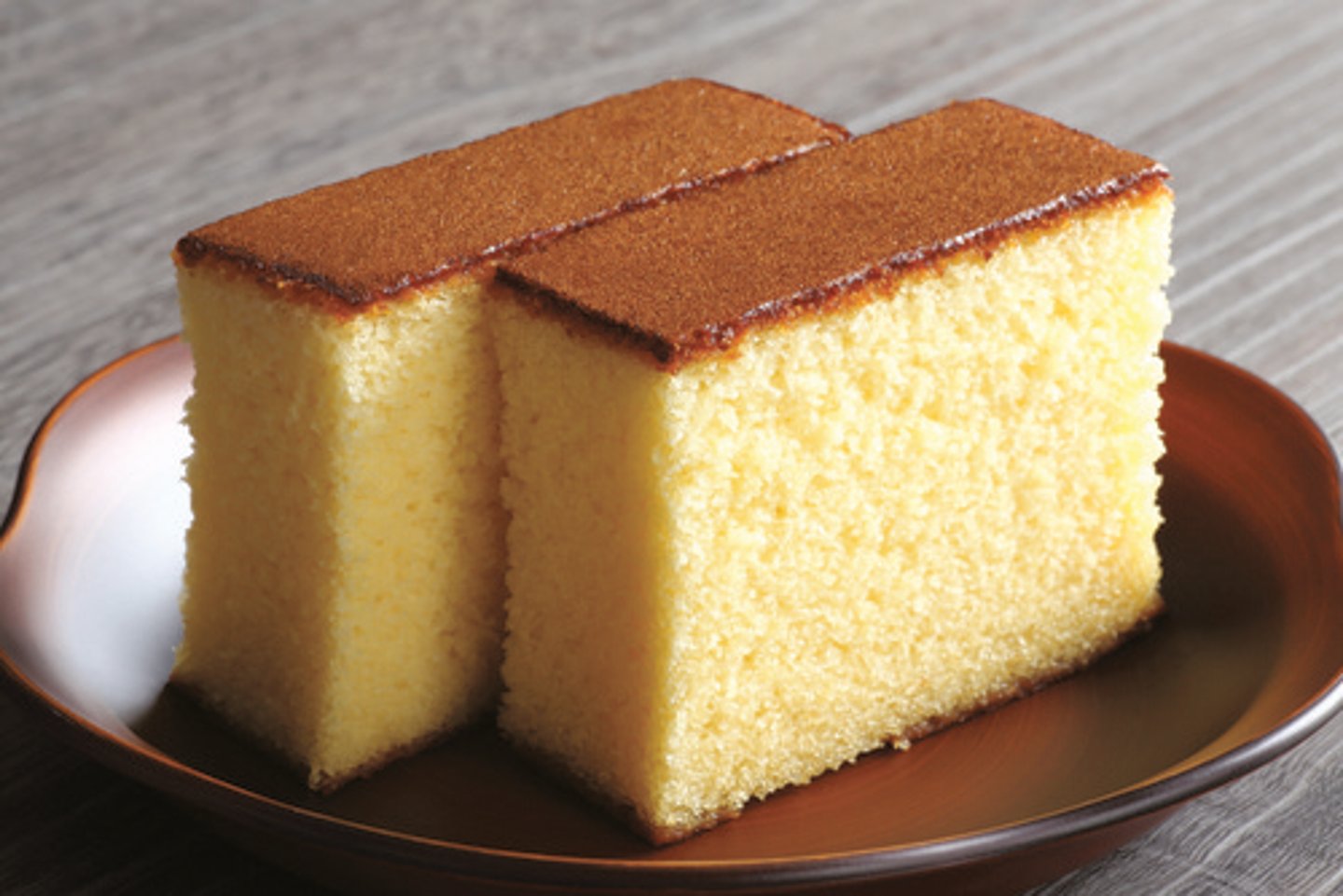 <p>sponge cake</p>