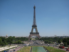 This Parisian monument was the tallest in the world when it was built in 1889.