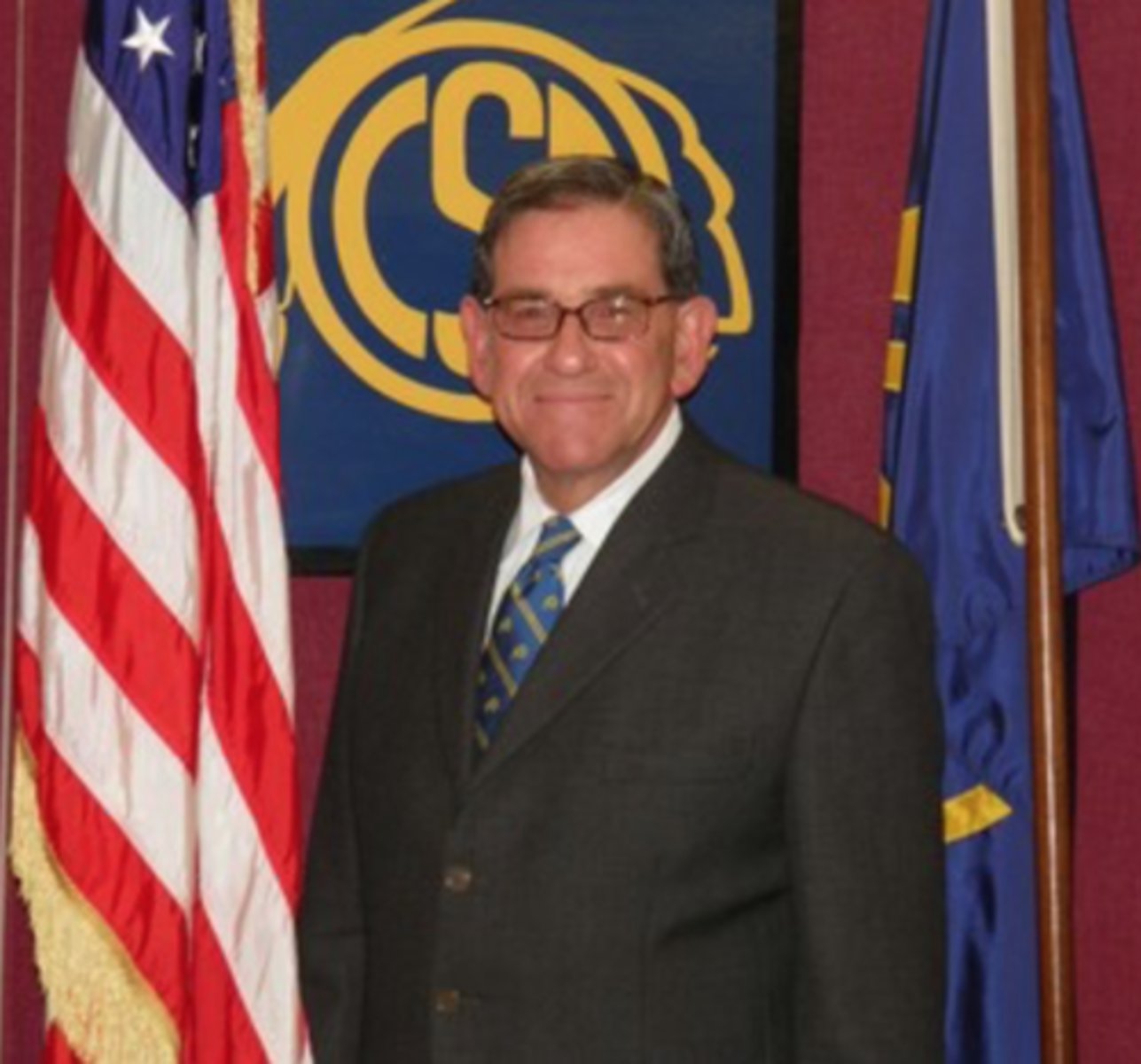 <p>the former superintendent of Comsewogue School District</p>