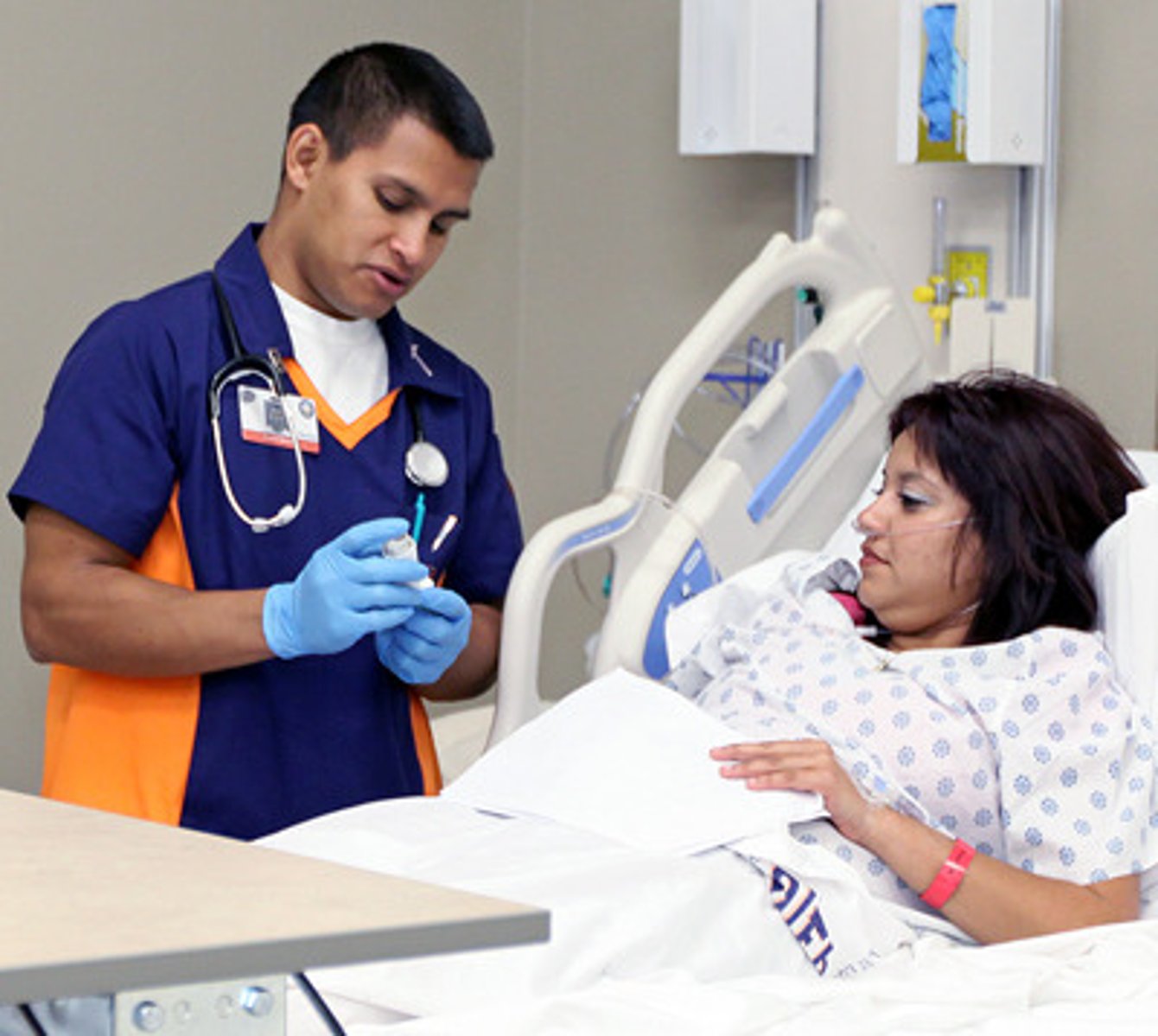 <p>nurse (male)</p>