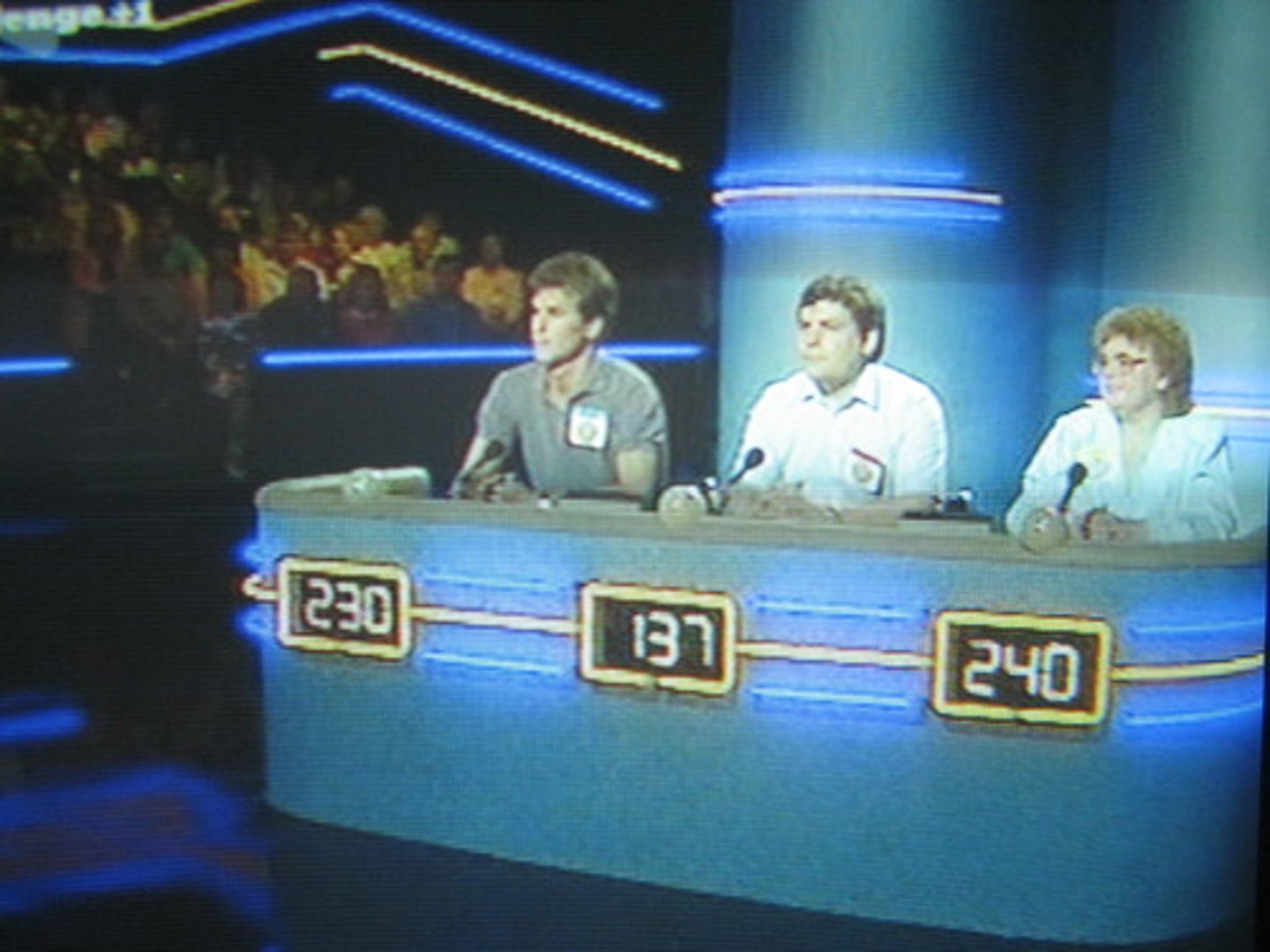 <p>n • /kənˈtestənt/ • A person who takes part in a competition. • Thí sinh • "The contestants lined up for the final round of the quiz."</p>