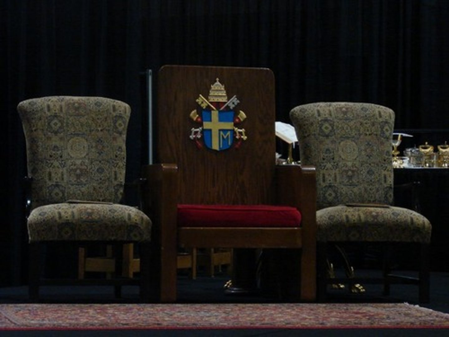 <p>presiding officer, the person who remains impartiality/ moderator</p>