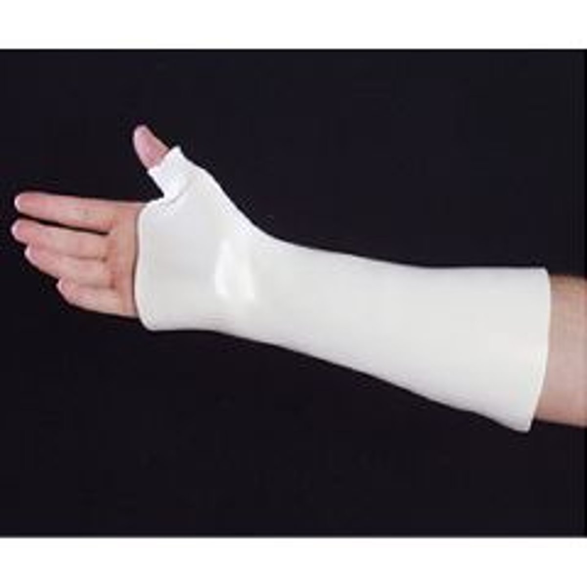 <p>thumb spica splint</p>