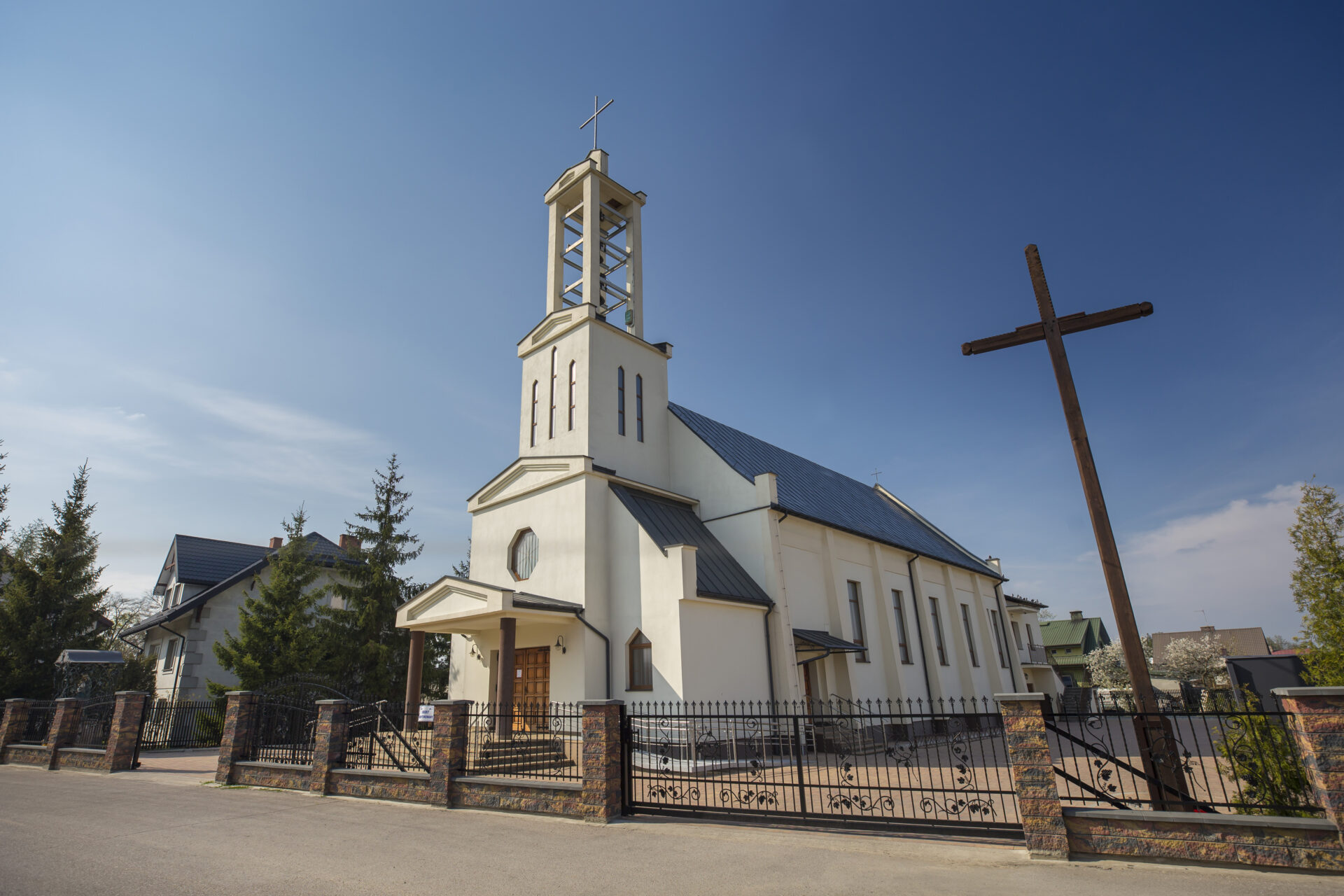 <p>na użytek duchowy : kościoły, bazyliki, meczety, cerkwie, katedry</p>