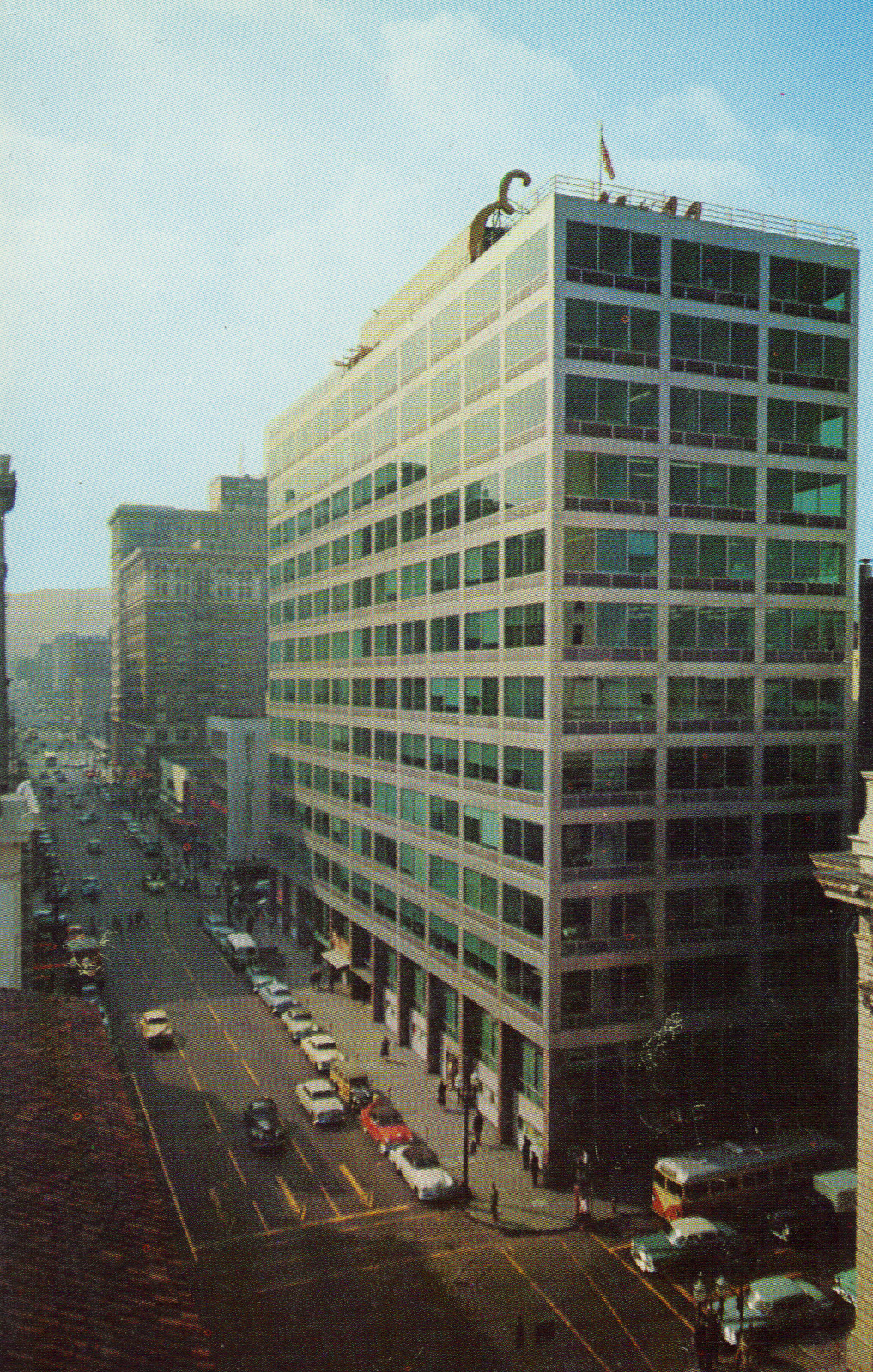 <ul><li><p>concrete frame with aluminum skin</p><ul><li><p>glass skeletally expressive</p></li></ul></li><li><p>1st modern office building</p><ul><li><p>architecture driven by tech</p></li></ul></li></ul><p></p>