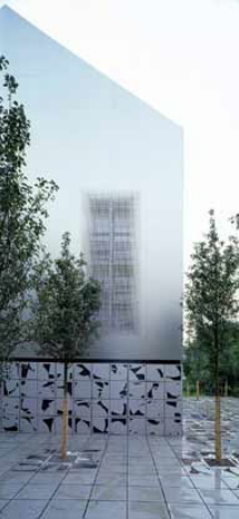 name the building architect and style 