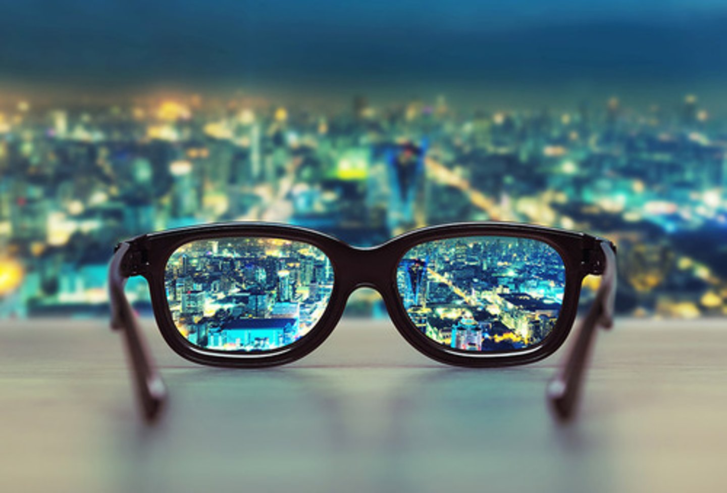 <p>недалекоглядний (not thinking enough about how an action will affect the future - It was a very shortsighted decision.)</p>