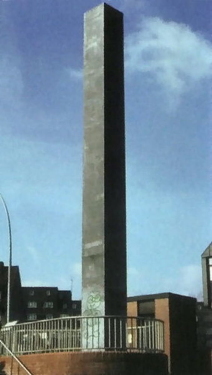 <p>pomnik antymonumentalny / time-specific</p>