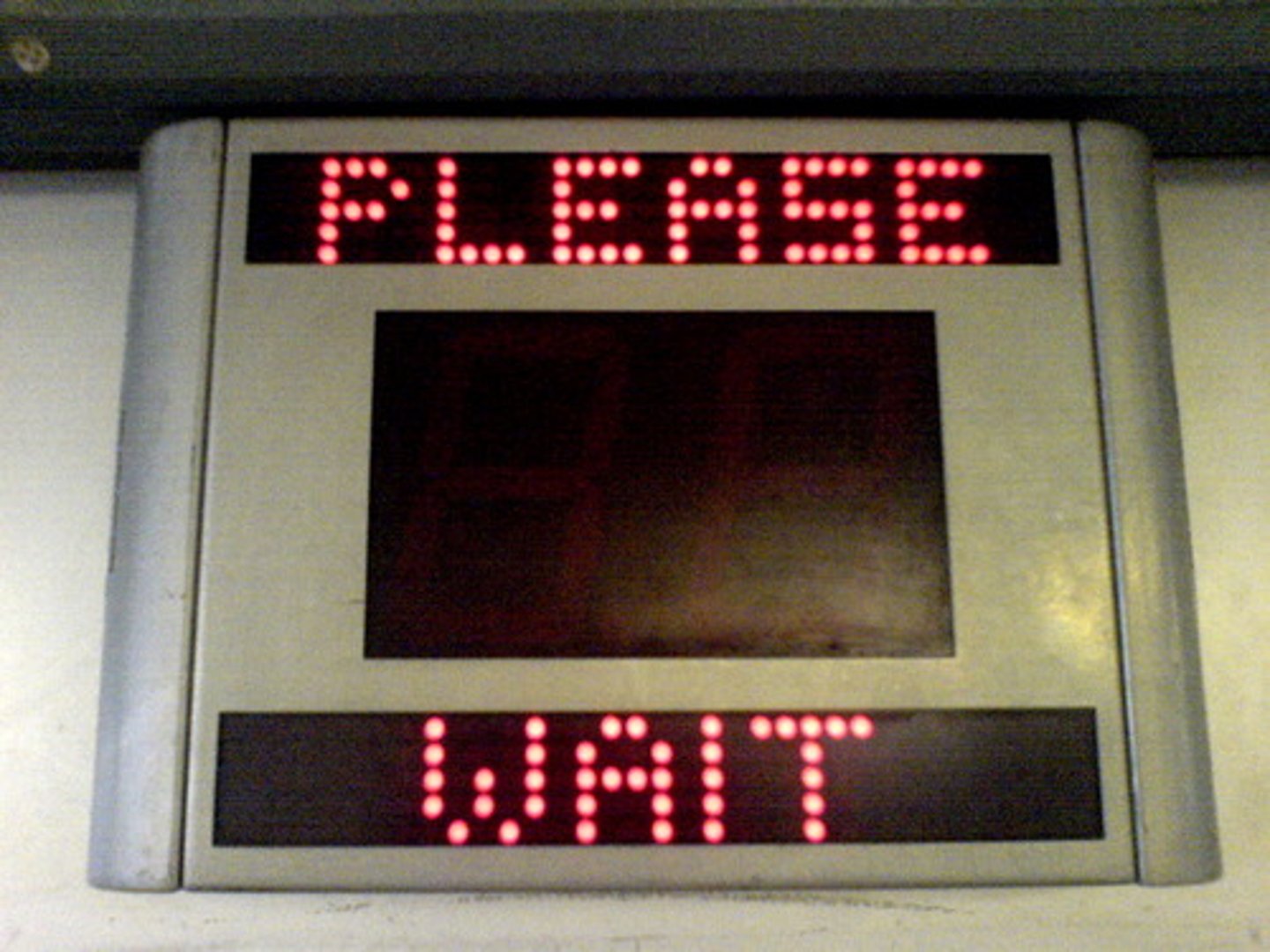 <p>đợi một chút</p>