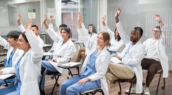 <p>The university studies</p><p>the university studies medicine</p>