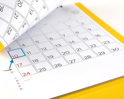 <p><strong>Sunday</strong> is the seventh day of the week.</p><p><span>|ˈsʌndeɪ|</span></p><p><span>Воскресенье</span></p>