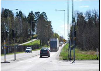 <p>En väg för tunga transporter, bra för näringslivet och transport för personer och varor. Dock ej hög tillgänglighet för gående och cyklister.</p>