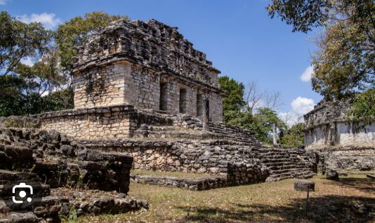 <p>YAXCHILÁN</p>