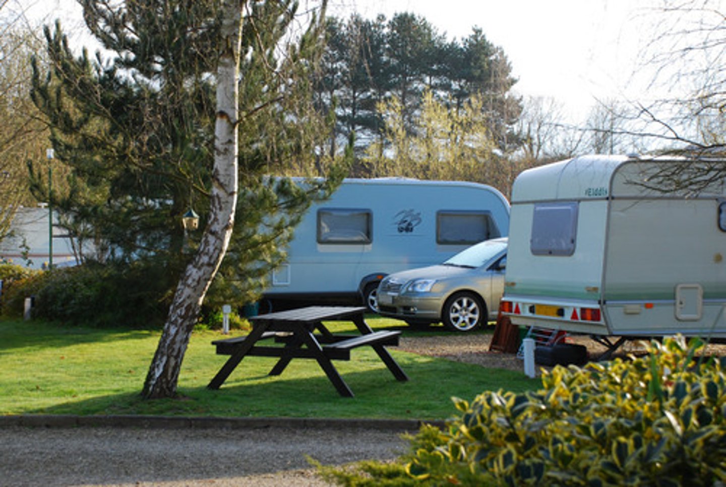 <p>nhà di động (cho các kỳ nghỉ)</p>