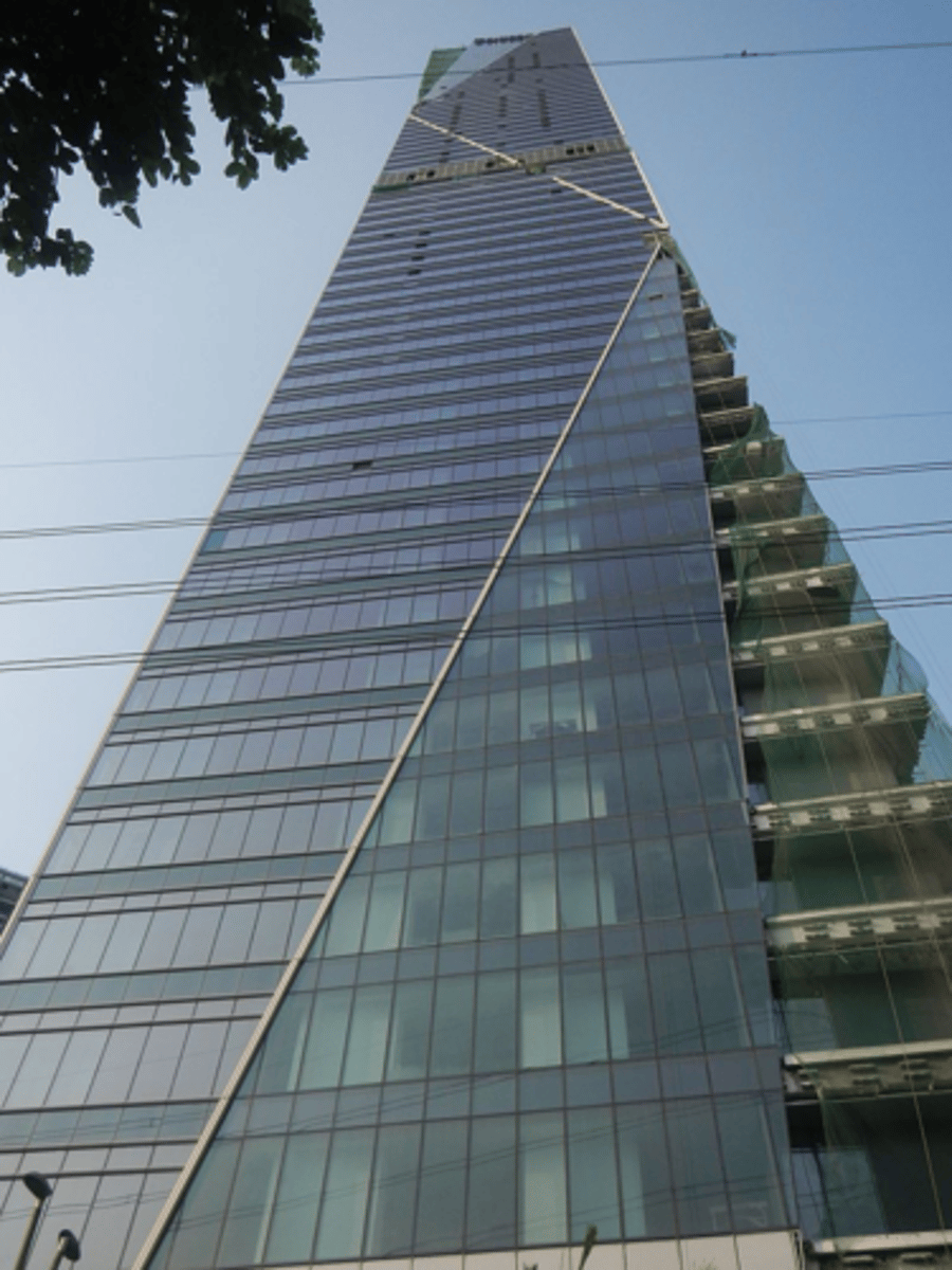 <p>#2 Tallest building in the philippines</p>
