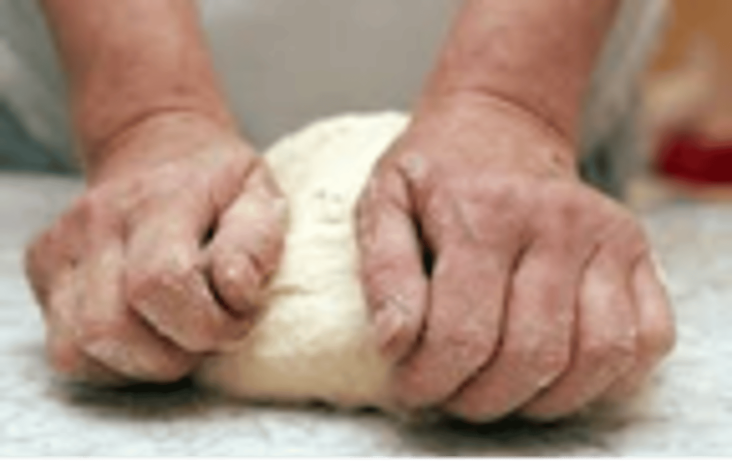 <p>тісто(flour mixed with water and often yeast, fat, or sugar, so that it is ready for baking)</p>