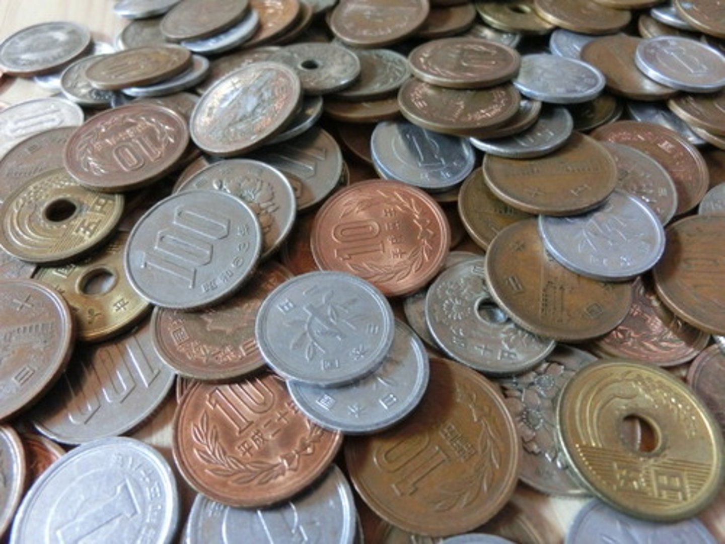 <p>money</p>