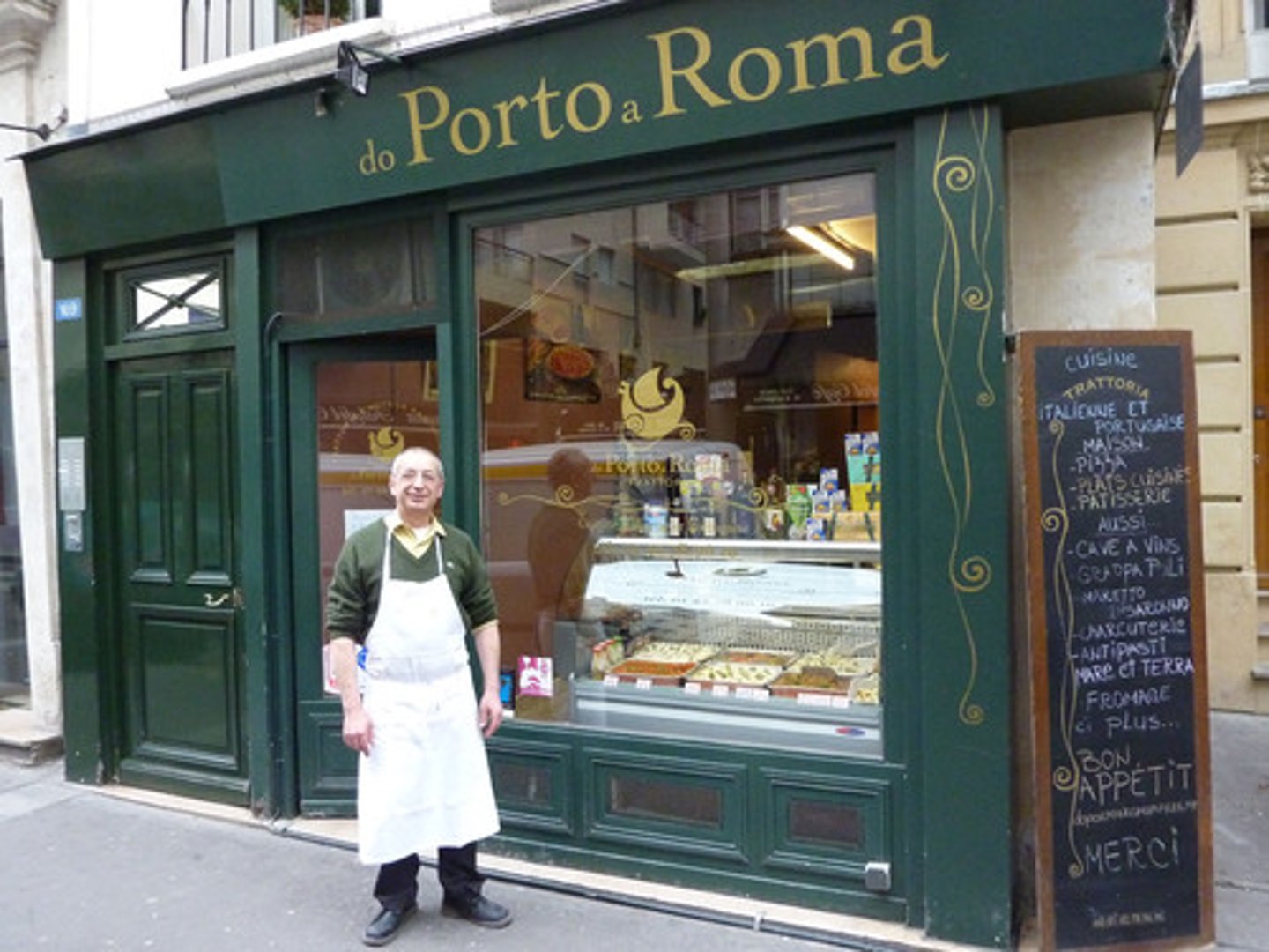 <p>owner; landlord</p>