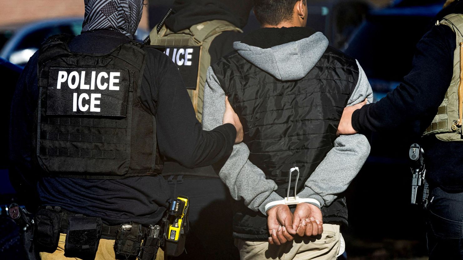 <p>represión, medida estricta</p>